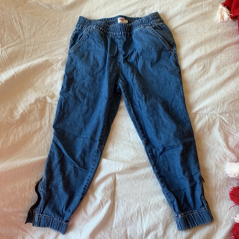 SOLD! Levi’s jeans